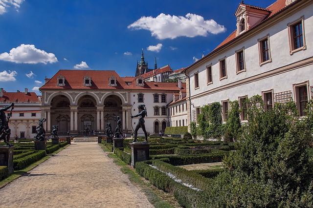 Praha Valdštejnský palác co navštívit a vidět 