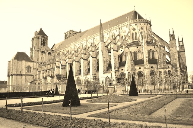 katedrála sv. Štěpána Bourges co navštívit a vidět ve Francii