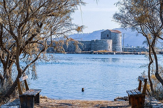 Albánie  Butrintské jezero co navštívit a vidět