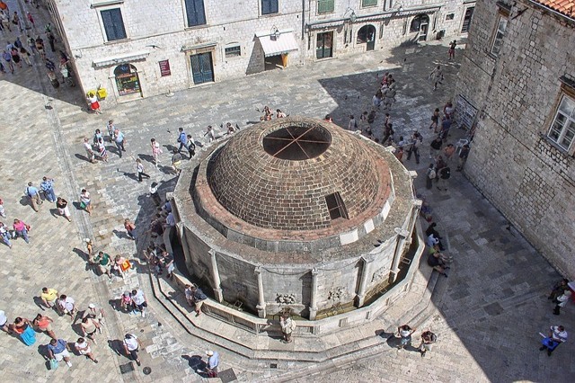 Dubrovník Velká Onofriova kašna co navštívit a vidět v Chorvatsku