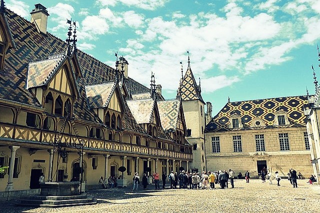 Burgundsko Beaune Hotel-Dieu des Hospices de Beaune co navštívit a vidět