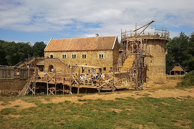 Burgundsko historické staveniště Guedelon co navštívit a vidět