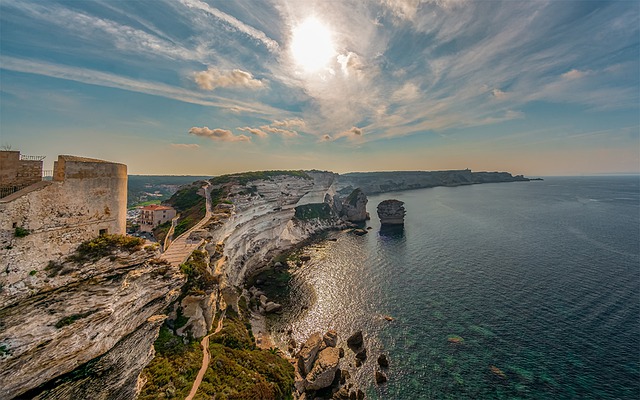 Korsika Bonifacio co navštívit a vidět, průvodce 