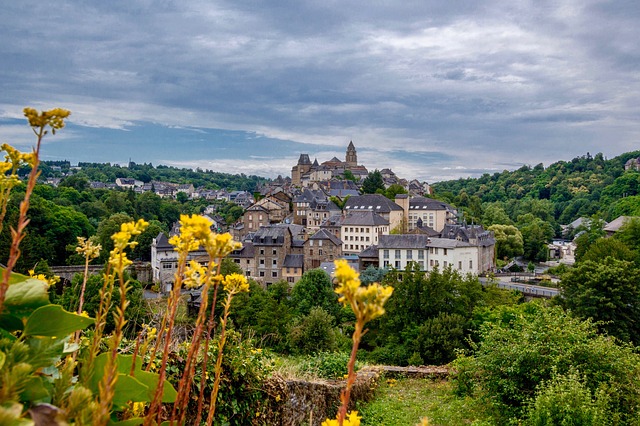 vesnice Uzerche co navštívit a vidět ve Francii