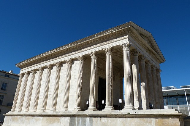 Nimes co navštívit a vidět ve Francii