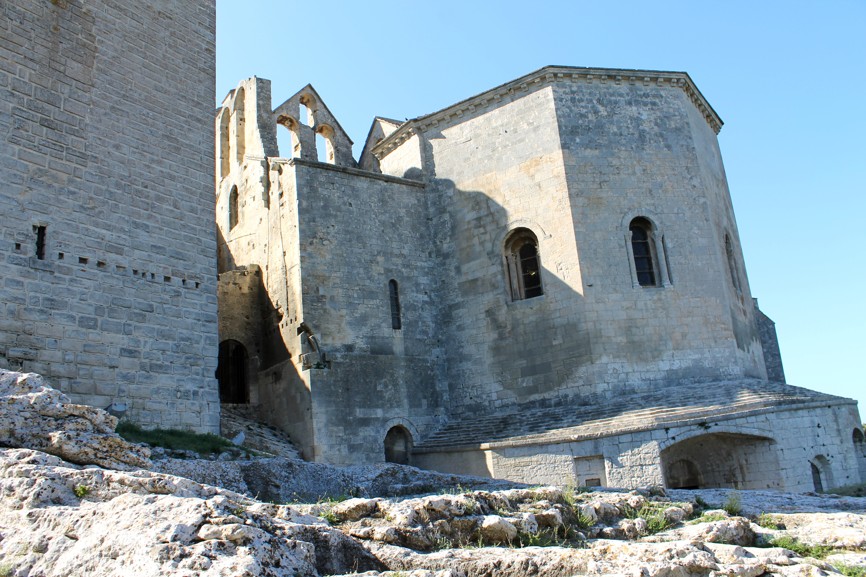 opatství Abbaye de Montmajour co navštívit a vidět v Provence