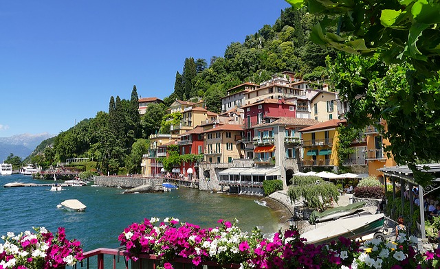 Lago Como Varenna co navštívit a vidět v Lombardii