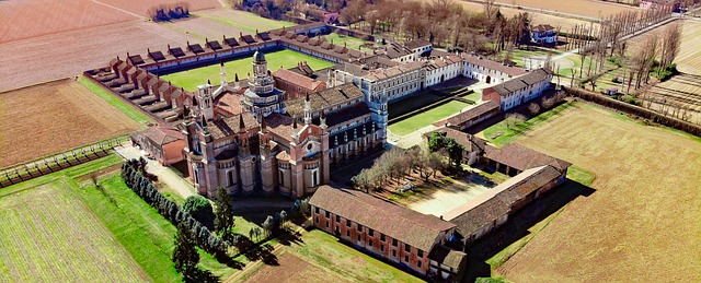 Pavia klášter Certosa di Pavia co navštívit a vidět v Lombardii