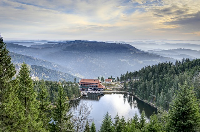 Co navštívit a vidět v Baden-Badenu, jezero Mummelsee