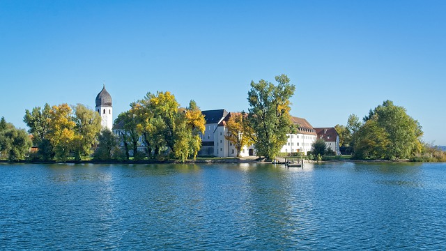 Německo Chiemsee klášter Frauenwörth co navštívit a vidět