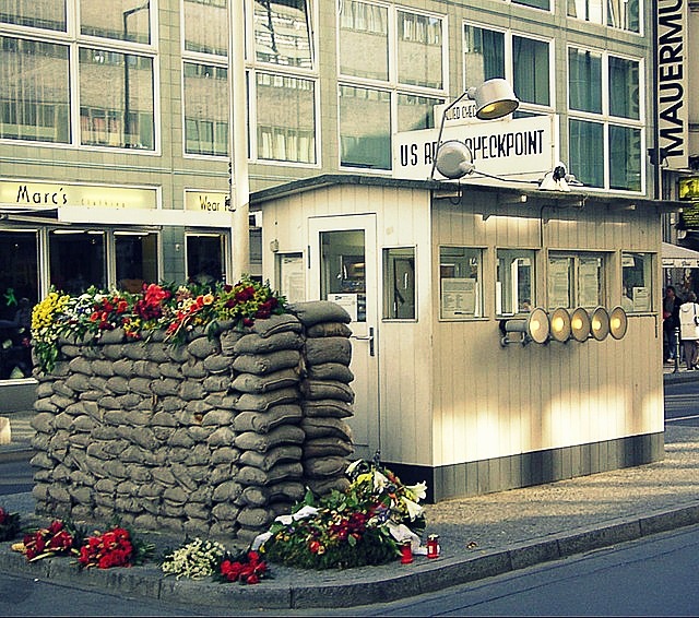 Berlín - Berlínská zeď, Checkpoint Charlie, co navštívit a vidět, turistické atrakce, průvodce Berlín