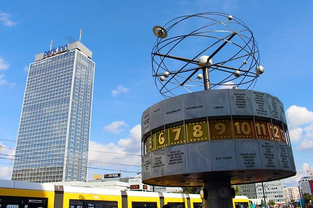 Berlín - Alexanderplatz, Hodiny světa co navštívit a vidět, turistické atrakce, průvodce Berlín