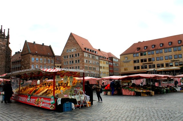 Co navštívit a vidět v Norimberku, náměstí Hauptmarkt průvodce Norimberk