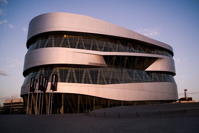 Stuttgart Mercedes muzeum a továrna co navštívit a vidět