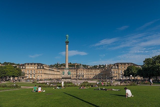 Stuttgart Schlossplatz co navštívit a vidět