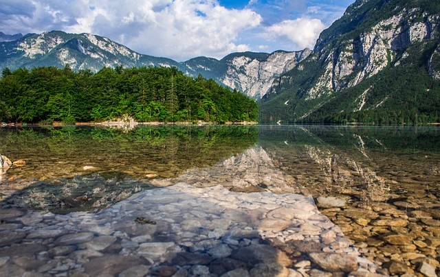 Slovinsko Julské Alpy Bohinjske jezero Co navštívit a vidět ve Slovinsku