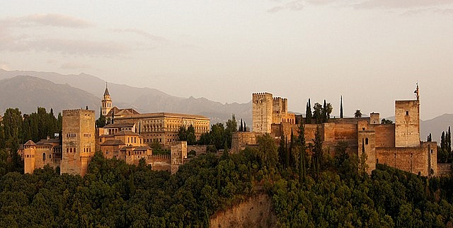 Alhambra Granada co navštívit a vidět v Granadě
